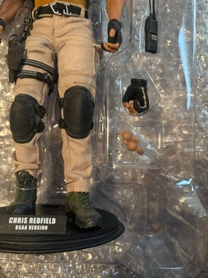 good CONDITION Hot Toys VGM06 Resident Evil 5 Chris Redfield BSAA 1/6 Figure