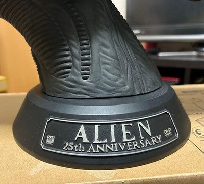 USED Alien big Head 25th Anniversary Collection W53 x H33 x D21cm