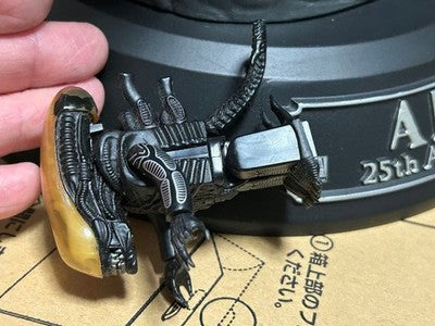 USED Alien big Head 25th Anniversary Collection W53 x H33 x D21cm