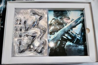 no software PS3 Metal Gear Rising Limited Edition Box figure & CD included