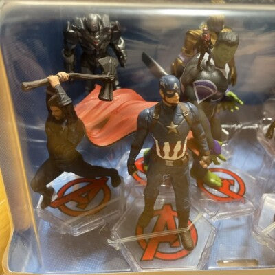 NEW DISNEY STORE MARVEL AVENGERS DELUXE 9 PCS. FIGURINE PLAY SET