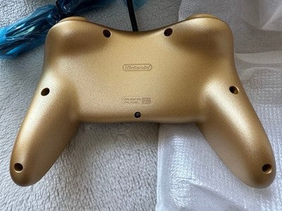 Limited Edition Gold Nintendo Wii Classic Controller Pro Club Nintendo RVL-005
