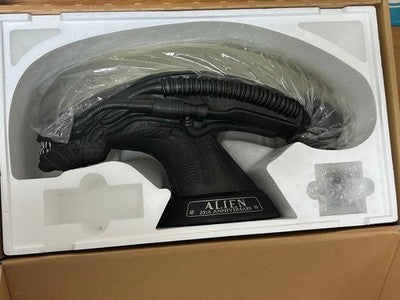 USED Alien big Head 25th Anniversary Collection W53 x H33 x D21cm
