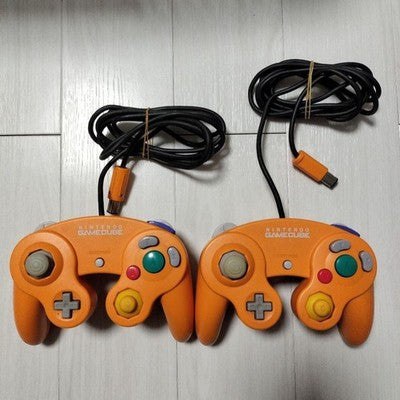 Nintendo GameCube Spice Orange DOL-001 2 Controllers Console Set NTSC-J