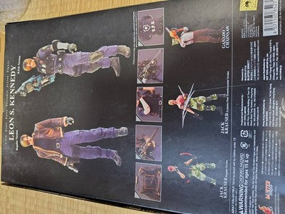Hot Toys VGM01 Resident Evil 4 1/6 Scale Figure Leon special gift acs