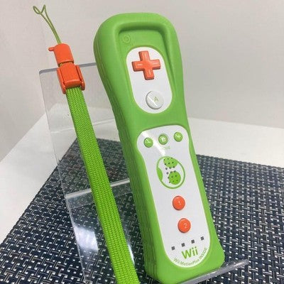 Nintendo Wii Remote Plus Yoshi Edition Controller Green White with Jacket
