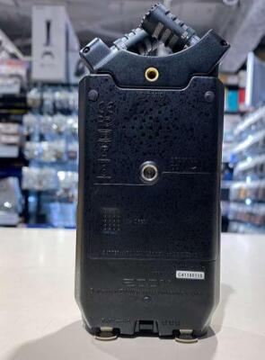 Beautiful Used ZOOM Handy Recorder All Black Edition H4nPro/BLACK
