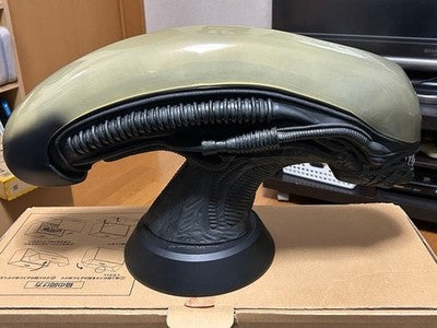 USED Alien big Head 25th Anniversary Collection W53 x H33 x D21cm