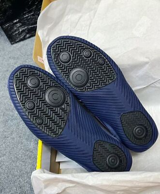 Check Description Onitsuka Tiger ONITSUKA TIGER Kura Blue and Blue color scheme