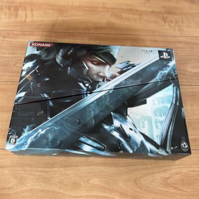 PS3 Metal Gear Rising Revengeance Premium Package Limited Edition Figure Book CD
