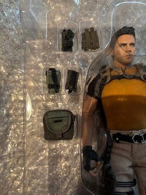 good CONDITION Hot Toys VGM06 Resident Evil 5 Chris Redfield BSAA 1/6 Figure