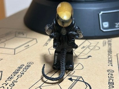 USED Alien big Head 25th Anniversary Collection W53 x H33 x D21cm