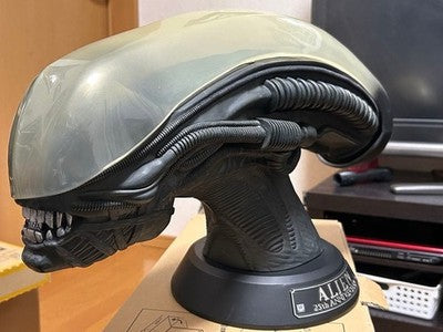 USED Alien big Head 25th Anniversary Collection W53 x H33 x D21cm