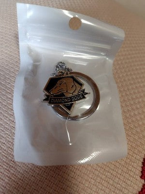 see description Metal Gear Solid 5 Keychain Metal Game Souvenir Jewelry