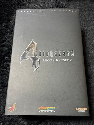HOTTOYS MASTERPIECE Resident Evil 4 Leon S. Kennedy Hot Toys Figure