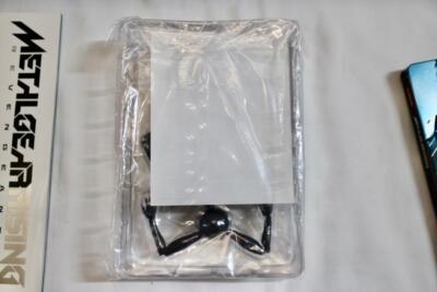 no software PS3 Metal Gear Rising Limited Edition Box figure & CD included