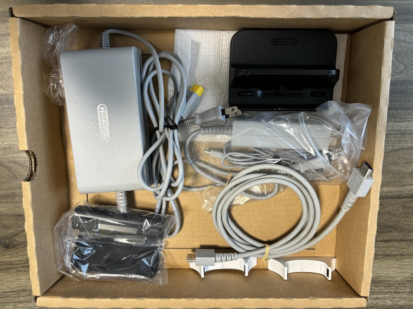 White Black Nintendo Wii U Premium Set shiro WUP-S-WAFC Region Code NTSC-J acs