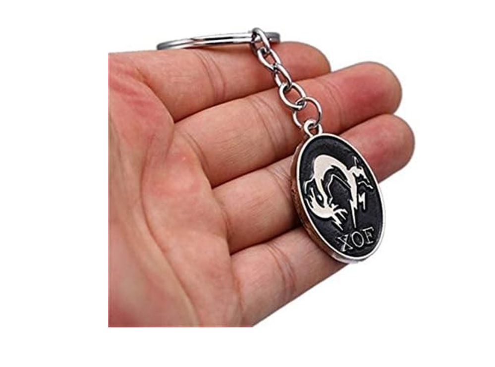 Metal Gear Solid 5 Keychain Metal Key Chain Game Souvenir Jewelry acs
