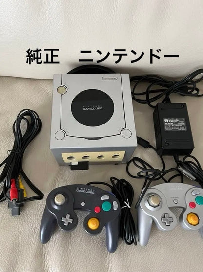 Nintendo GameCube Silver Console Bundle - 2 Controllers & Memory Card (Tested/Japan)