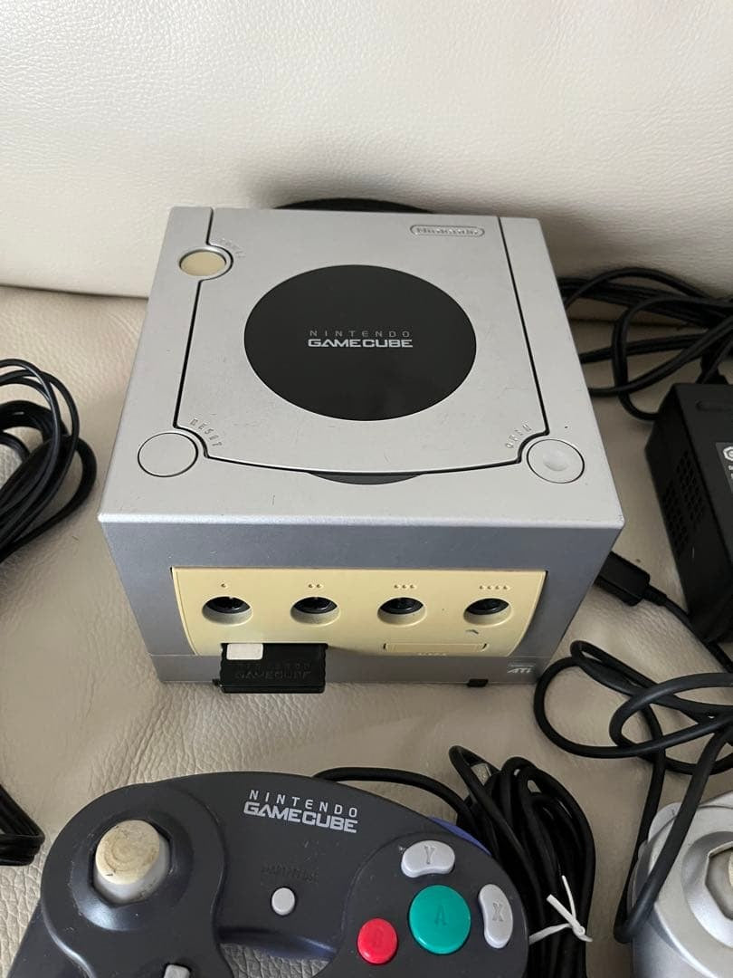 Nintendo GameCube Silver Console Bundle - 2 Controllers & Memory Card (Tested/Japan)