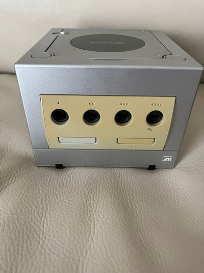 Nintendo GameCube Silver Console Bundle - 2 Controllers & Memory Card (Tested/Japan)